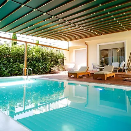 Wonderful With Private Pool And Sauna Tirana
